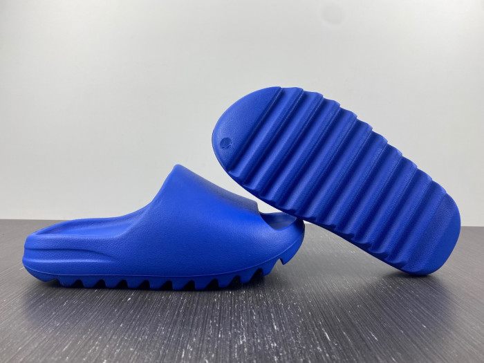 a*d*i*s Y**zy slide “azure” (blue) id4133