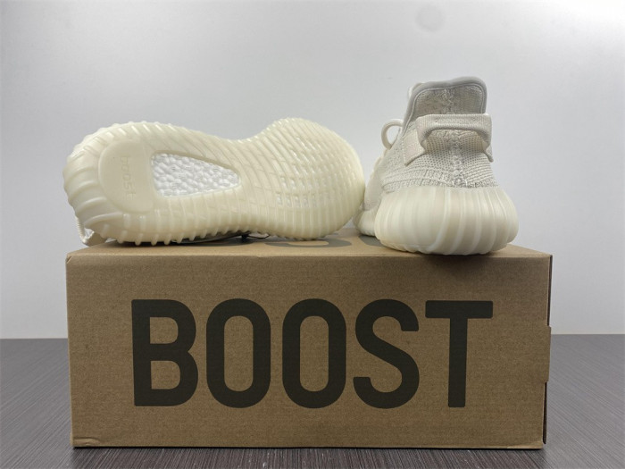 a*d*i*s Y**zy boost 350 v2 hq6316