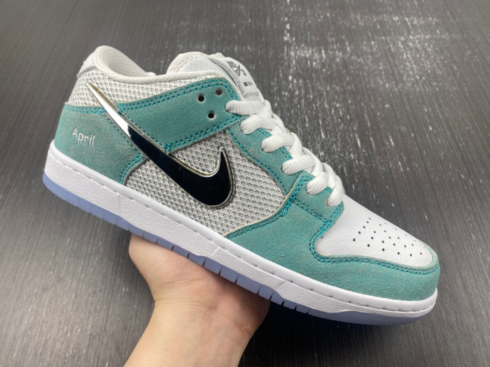 april skateboards x nike dunk low sb