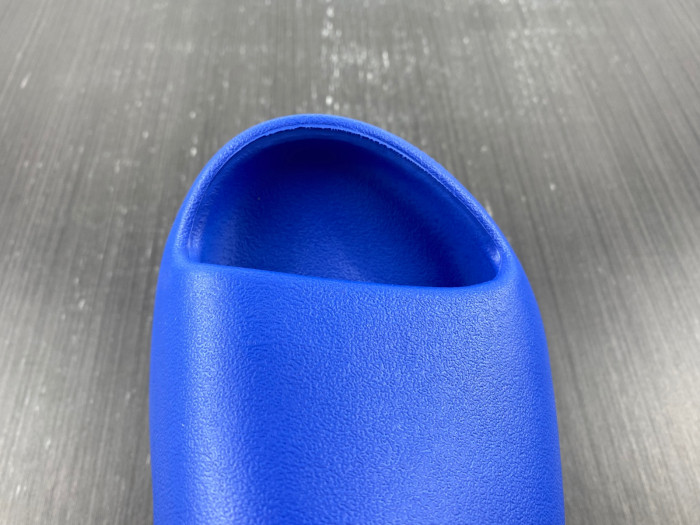 a*d*i*s Y**zy slide “azure” (blue) id4133