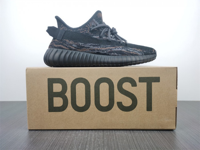 a*d*i*s Y**zy boost 350 v2 mx rock gw3774