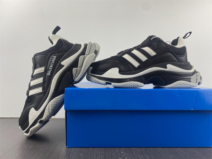 blcg sneaker triple.s sneakers l908-8906