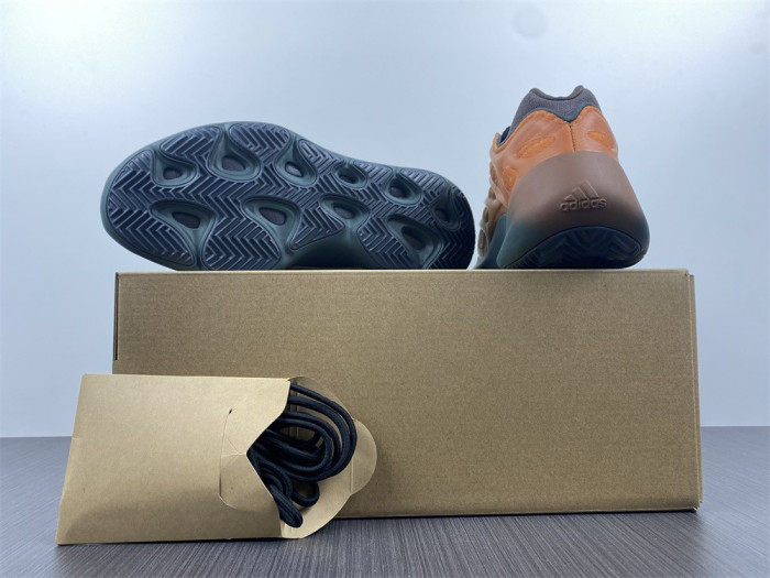 a*d*i*s Y**zy 700 v3 copfad gy4109