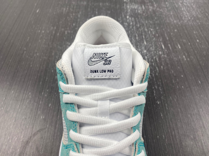 april skateboards x nike dunk low sb