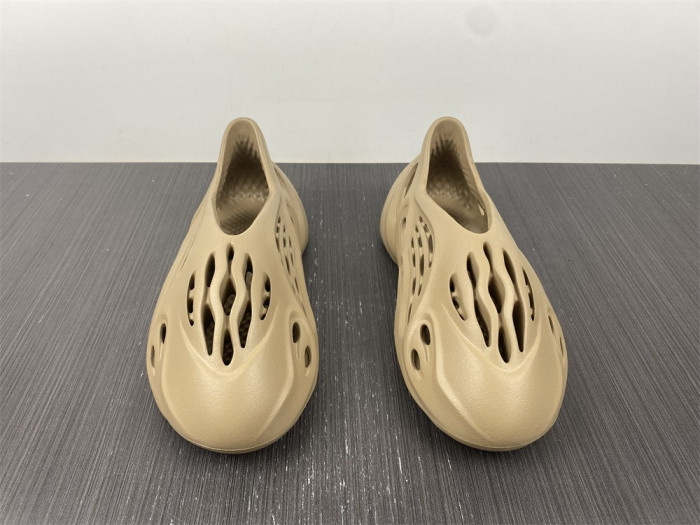 a*d*i*s Y**zy foam rnnr mist gy6774