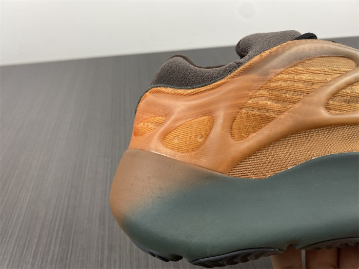 a*d*i*s Y**zy 700 v3 copfad gy4109