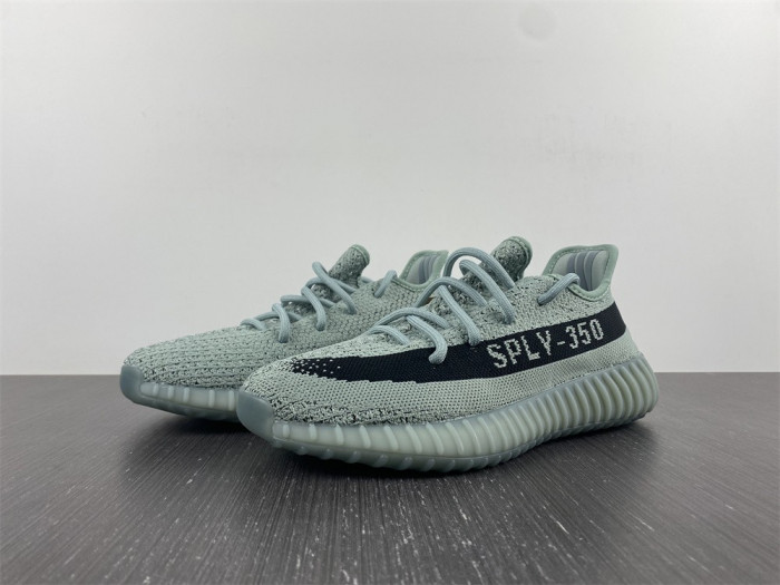 a*d*i*s Y**zy boost 350 v2 hq2060