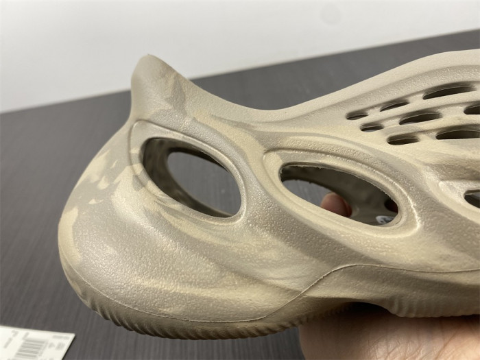 a*d*i*s Y**zy foam rnnr stone sage - gx4472