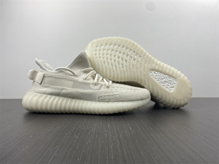 a*d*i*s Y**zy boost 350 v2 hq6316