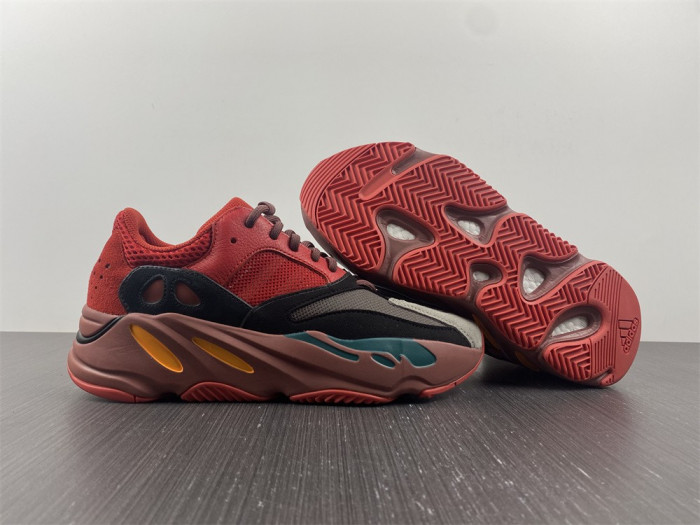 a*d*i*s Y**zy boost 700 hi-res red hq6979