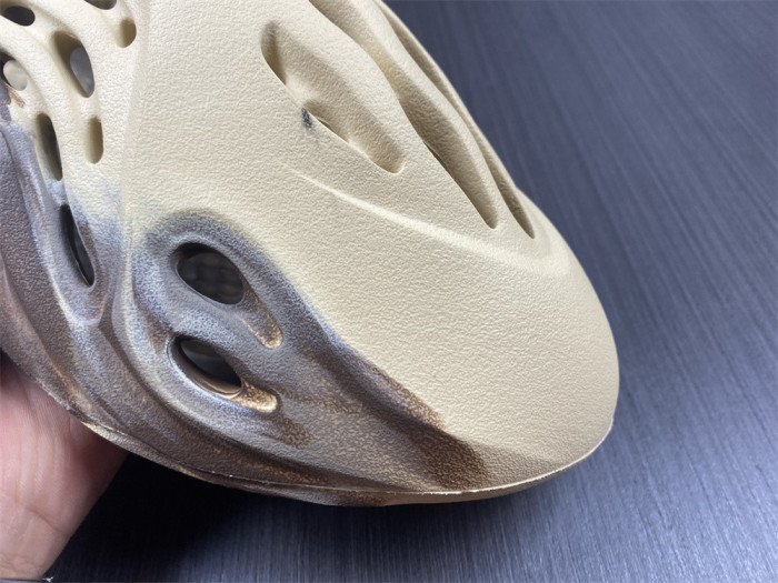 a*d*i*s Y**zy foam rnnr mx cream clay gx8774