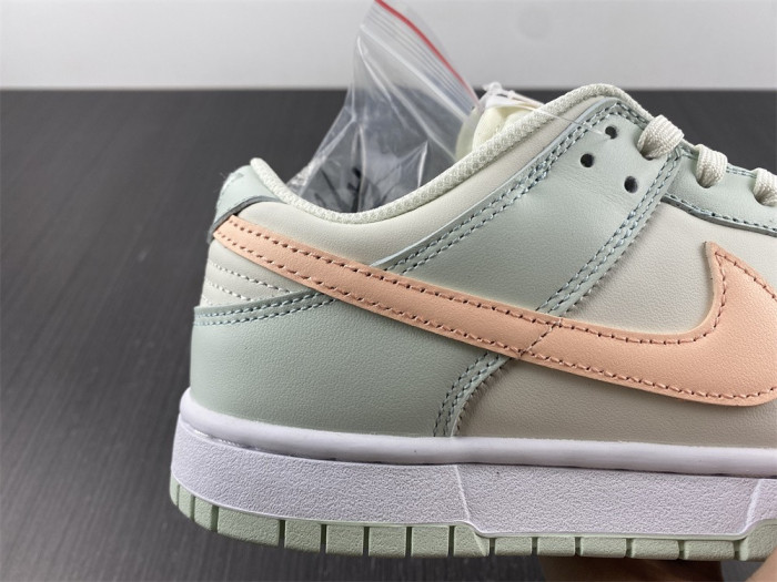 nike dunk low barely green (w) dd1503-104