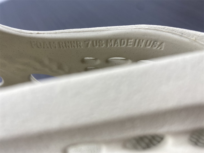 a*d*i*s Y**zy foam rnnr sand fy4567