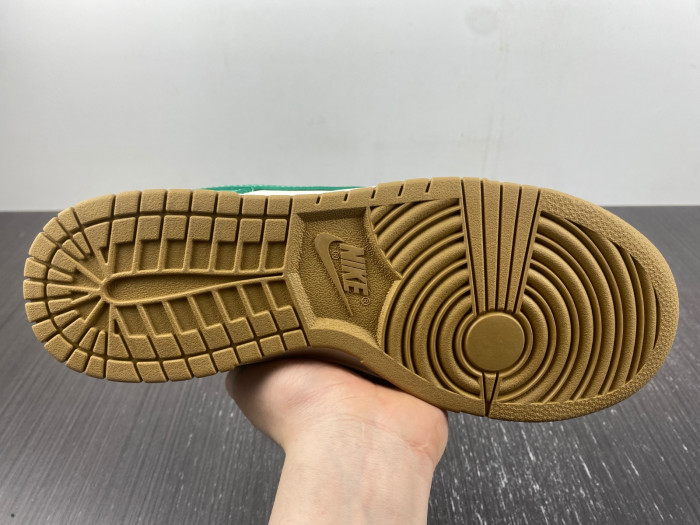 nike dunk low malachite university gold (w) fb7173-131