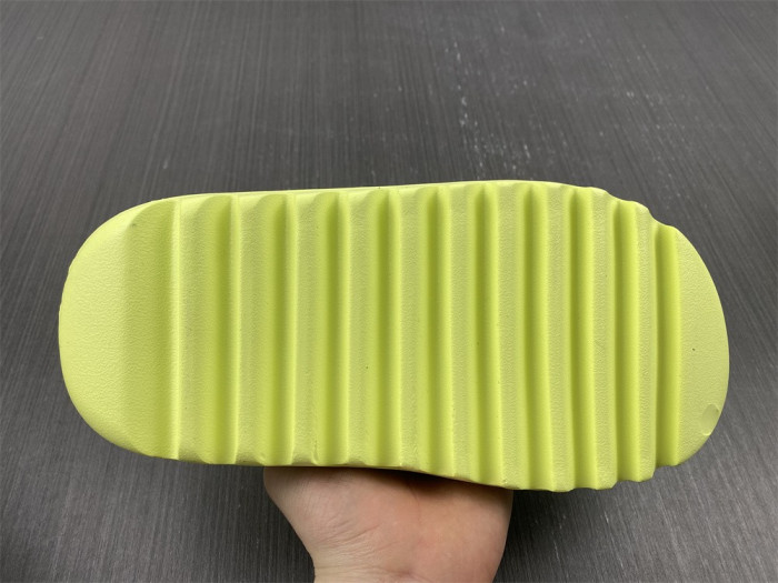 a*d*i*s Y**zy slide glow green (2022) hq6447