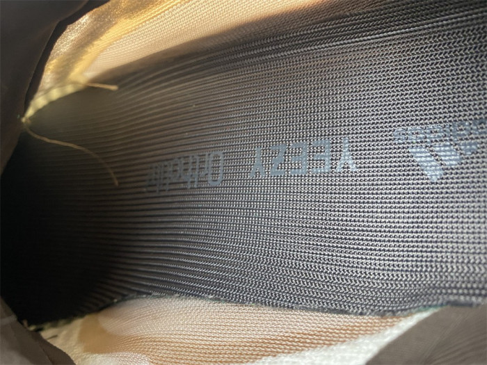 a*d*i*s Y**zy 700 v3 copfad gy4109