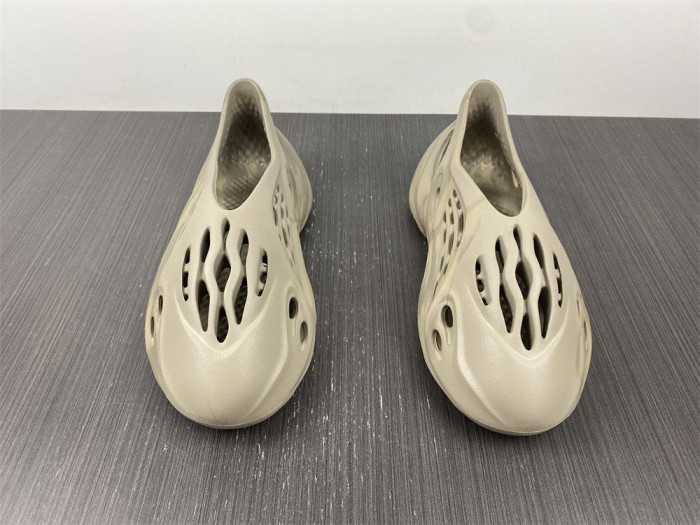 a*d*i*s Y**zy foam rnnr stone sage - gx4472