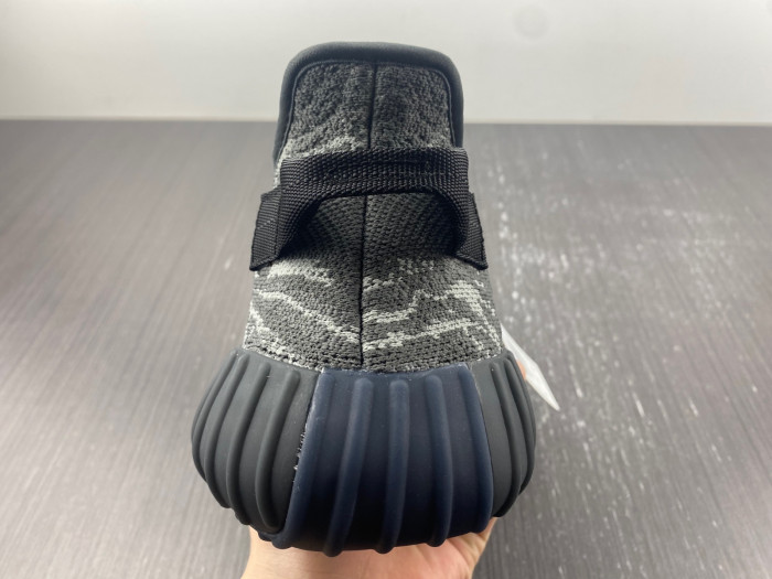 a*d*i*s Y**zy boost 350v2 dark salt id4811