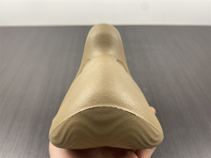 a*d*i*s Y**zy foam rnnr mist gy6774