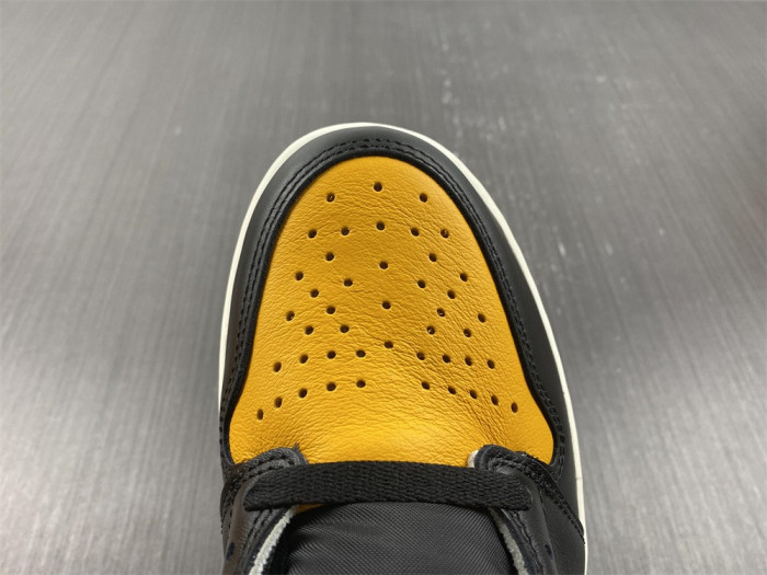 air jordan 1 high og "yellow toe" 555088-711