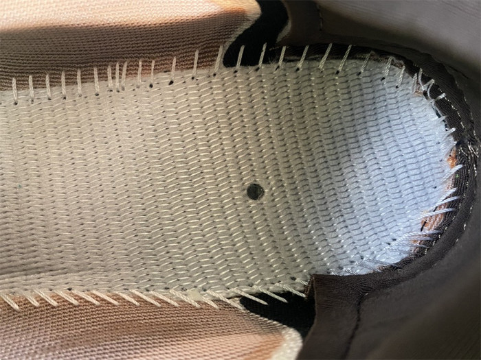 a*d*i*s Y**zy 700 v3 copfad gy4109