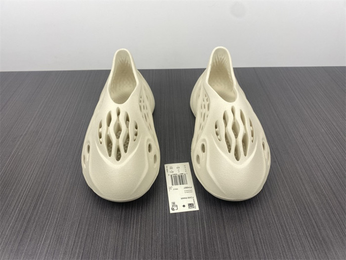 a*d*i*s Y**zy foam rnnr sand fy4567