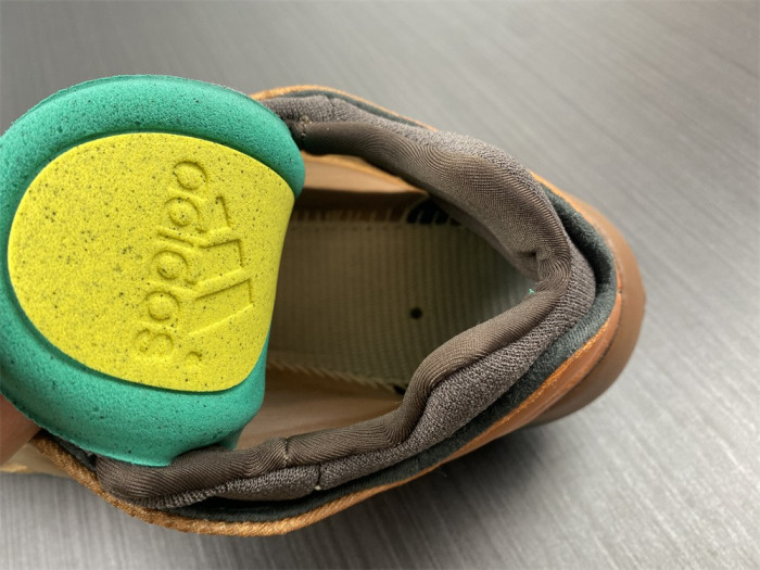 a*d*i*s Y**zy 700 v3 copfad gy4109