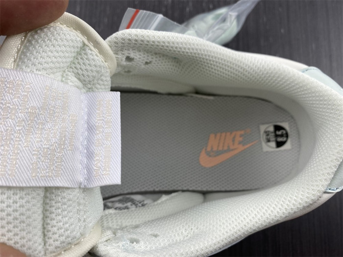 nike dunk low barely green (w) dd1503-104