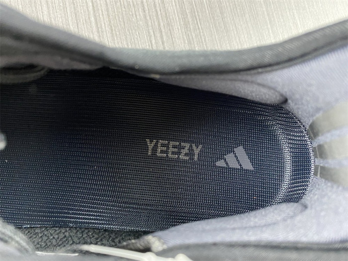 a*d*i*s Y**zy boost 350 v2 onyx - hq4540