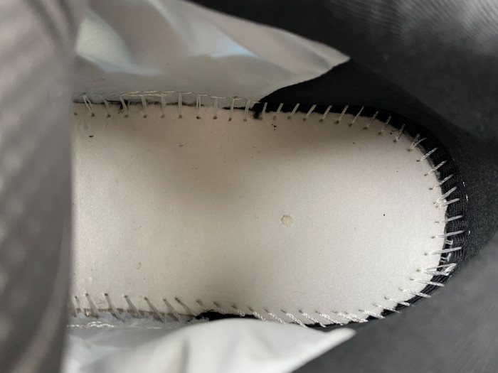 a*d*i*s Y**zy boost 700 mnvn blue tint - gz0711
