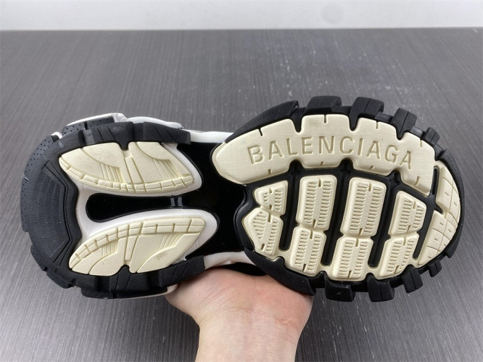 blcg wmns track mule 