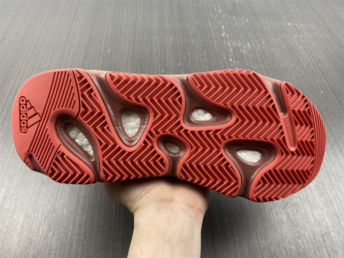 a*d*i*s Y**zy boost 700 hi-res red hq6979