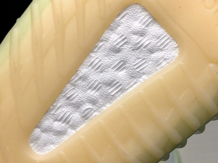 a*d*i*s Y**zy boost 350 v2 hyperspace eg7491