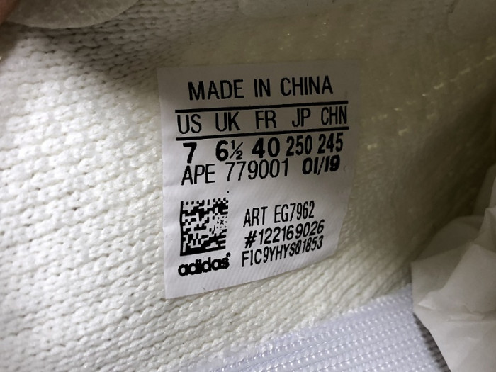 a*d*i*s Y**zy boost 350 v2 eg7962