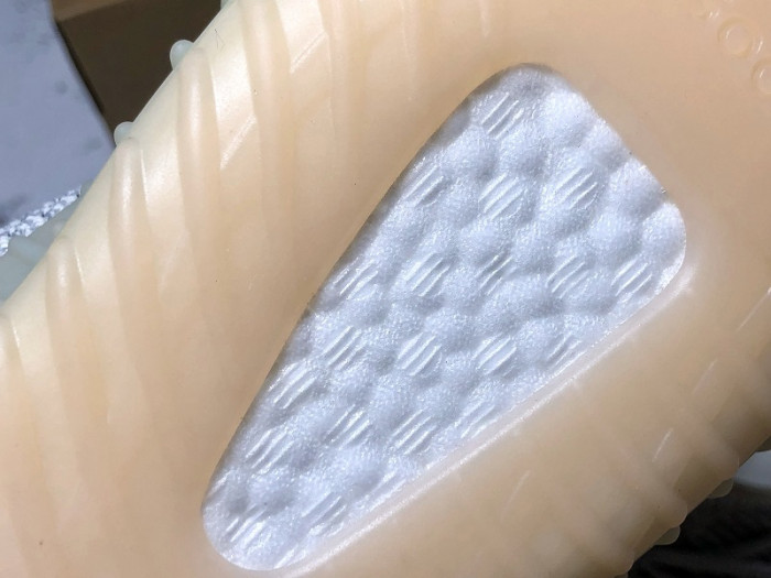 a*d*i*s Y**zy boost 350 v2 lundmark (non reflective) fu9161