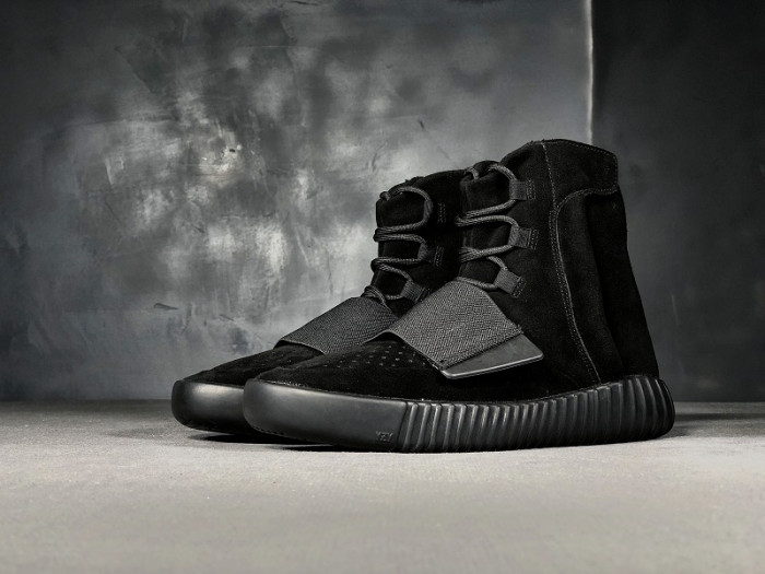 a*d*i*s Y**zy boost 750 triple black bb1839