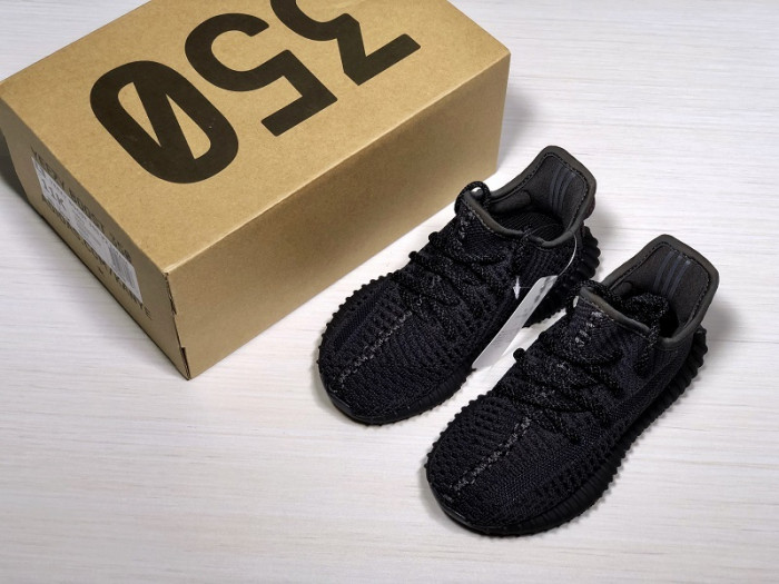 a*d*i*s Y**zy boost 350 v2 in black fu9006 kids