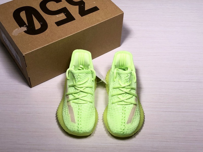 a*d*i*s Y**zy boost 350 v2 glow eg5293 kids