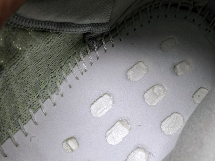 a*d*i*s Y**zy boost 350 v2 hyperspace eg7491