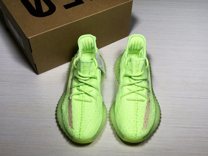 a*d*i*s Y**zy boost 350 v2 “glow in the dark”eg5293