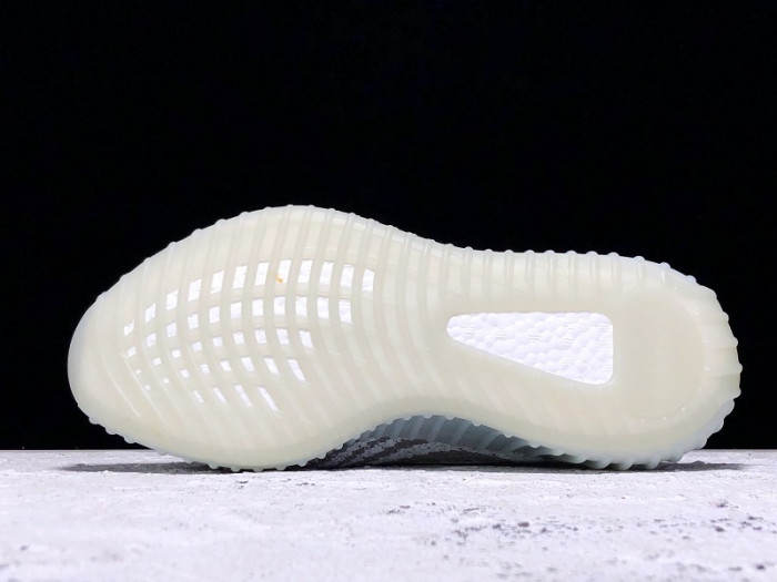 a*d*i*s Y**zy boost 350 v2 blue tint b37571