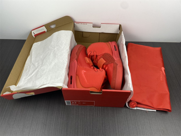 nike air Y**zy 2 “red october” 508214-660