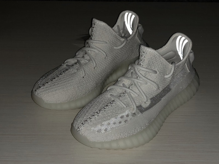 a*d*i*s Y**zy boost 350 v2 eg7962