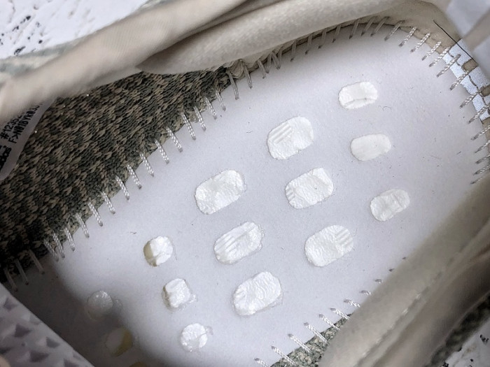 a*d*i*s Y**zy boost 350 v2 citrin (non-reflective) fw3042