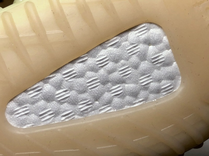 a*d*i*s Y**zy boost 350 v2 antlia (non-reflective) fv3250