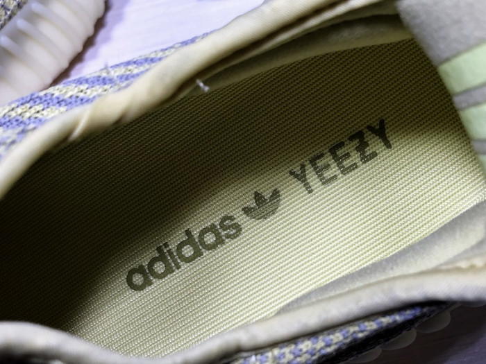 a*d*i*s Y**zy boost 350 v2 antlia (non-reflective) fv3250