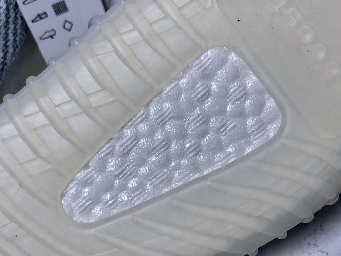 a*d*i*s Y**zy boost 350 v2 cloud white (reflective) fw5317
