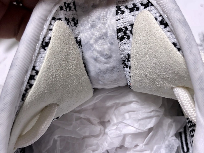 a*d*i*s Y**zy boost 350 v2 zebra black white cp9654