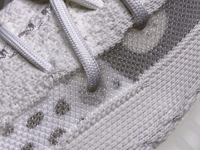 a*d*i*s Y**zy boost 350 v2 eg7962