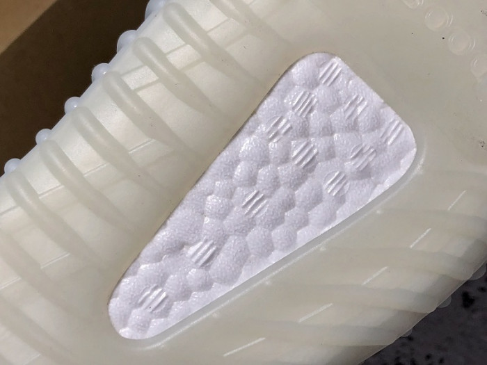 a*d*i*s Y**zy boost 350 v2 blue tint b37571